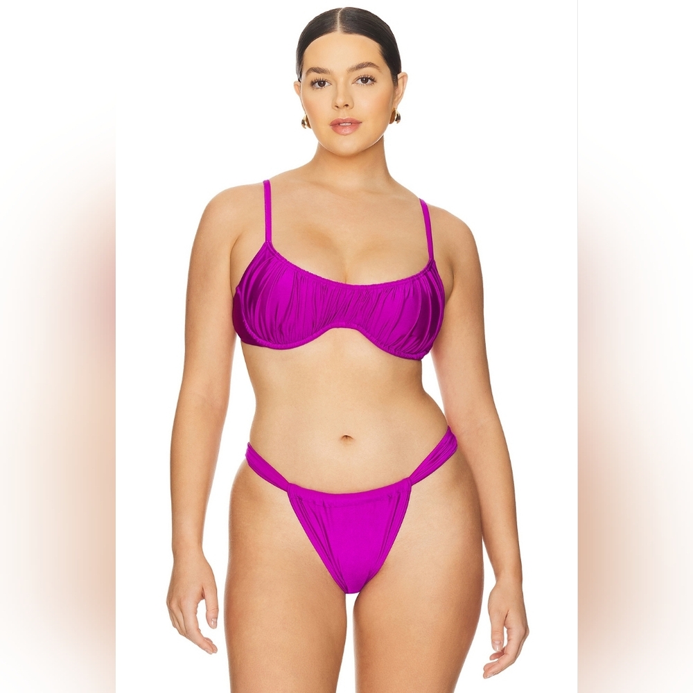 NWT! VILLA FRESCA Nev Bikini Top in Berry